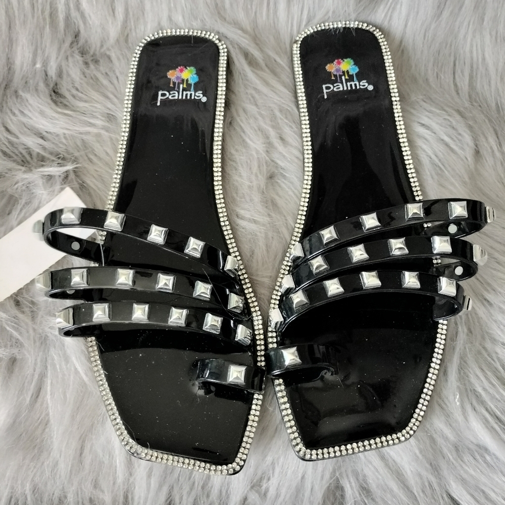 Ladies Sandals Palms Sz 7 Black with silver studies on the top